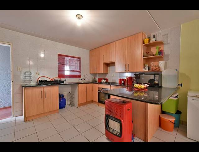 3 BEDROOM APARTMENT FOR SALE IN OAKDENE